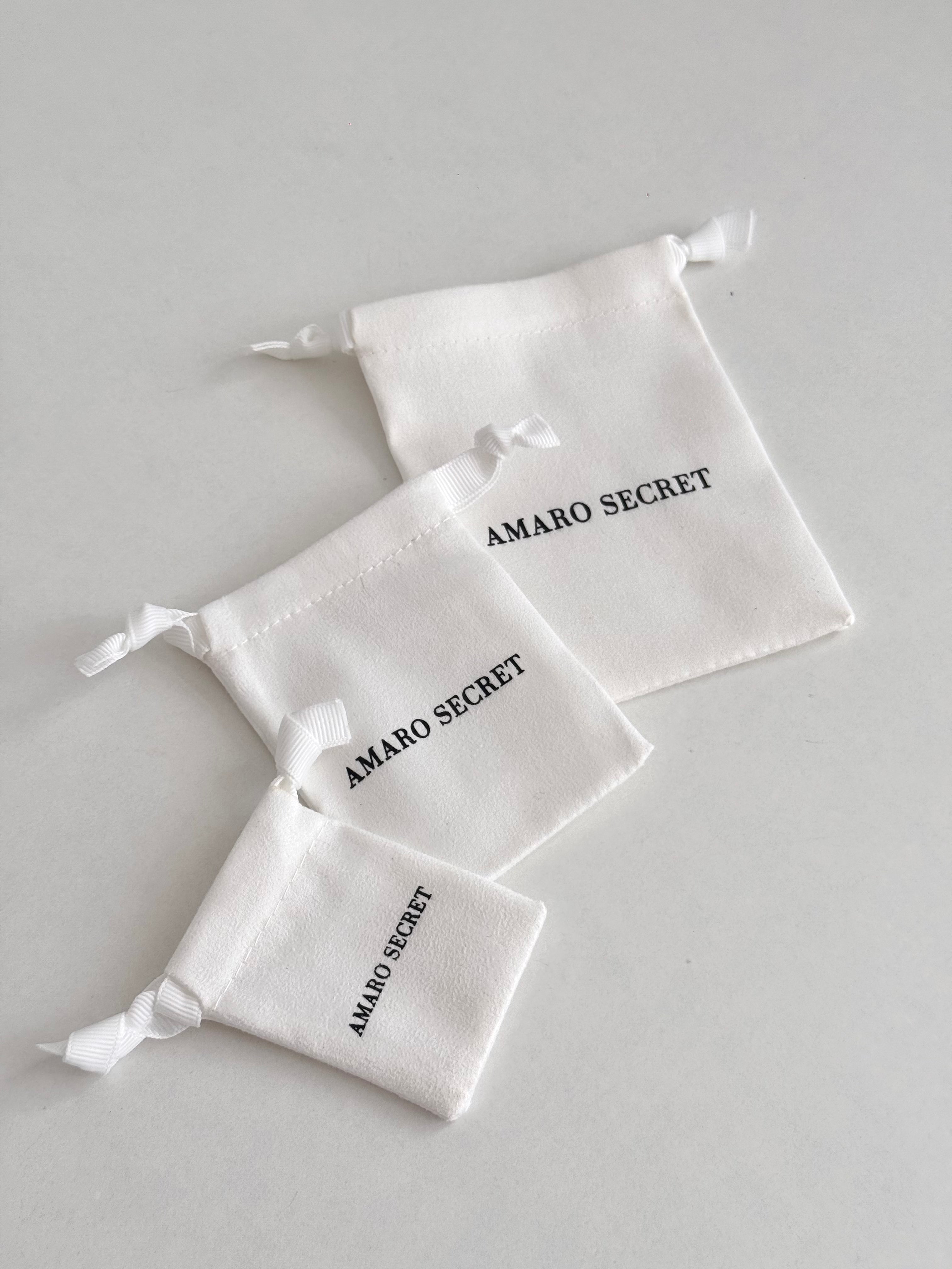 Packaging personalizado para las joyas de acero inoxidable de Amaro Secret